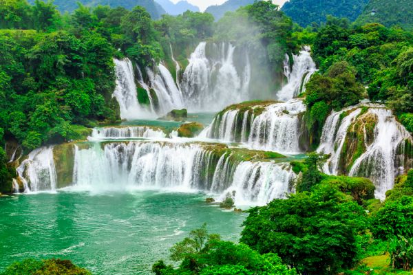Quels sont les meilleurs parcours pour une randonnée autour des lacs de Plitvice, Croatie?